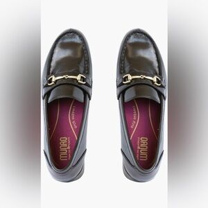 Munro Black Leather Slip-On Loafers with Gold Accent